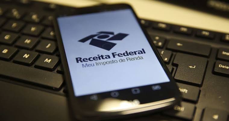 MP eleva isenção de IR para R$ 2.640 e taxa rendimentos no exterior
