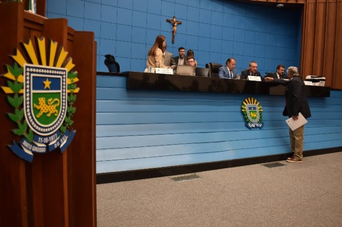 Deputados devem votar seis projetos na sessão ordinária desta quarta-feira