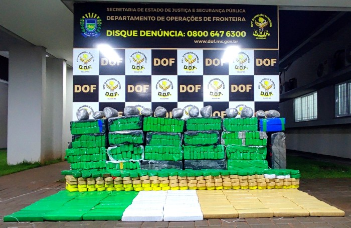Veículo com mais de 800 quilos de maconha foi apreendido pelo DOF em Laguna Carapã
