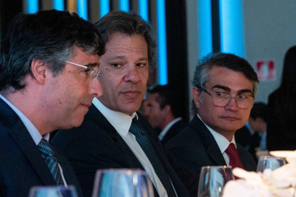 Mercado financeiro reage mal à fala de Haddad em almoço da Febraban