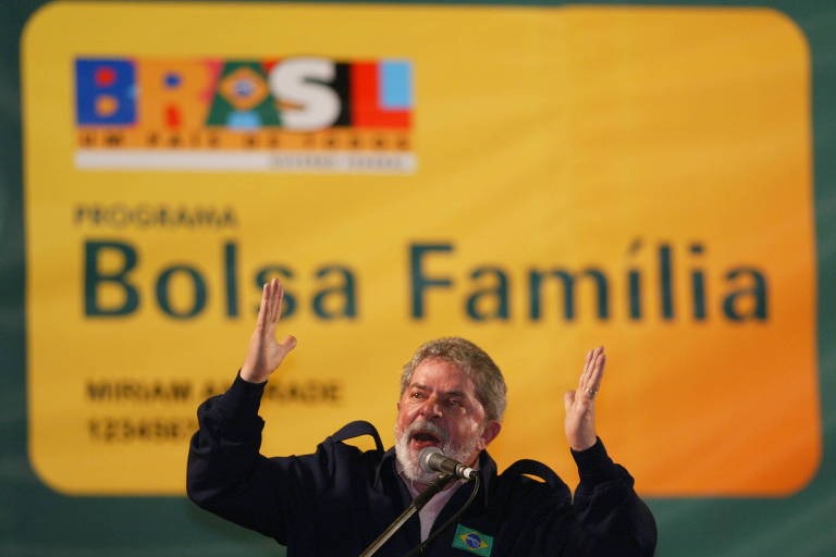 Lula propõe retirada do Bolsa Família, PEC é adiada para próxima semana