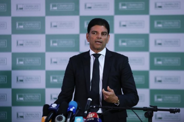 Relator confirma que parâmetro fiscal do país deverá ser fixado em lei complementar