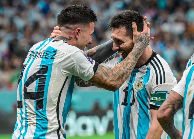 Argentina vence confronto com México por 2 x 0, rumo as oitavas de final