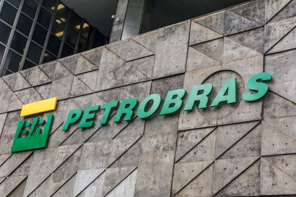 Petrobras anuncia redução de 21,3% no gás de cozinha, 12,6% na gasolina e 12,8% no diesel