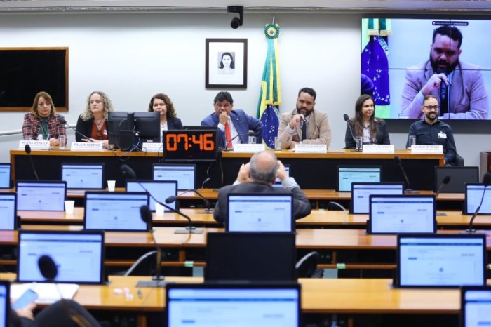 Debatedores defendem participação de pessoas com deficiência nos projetos culturais para garantir inclusão