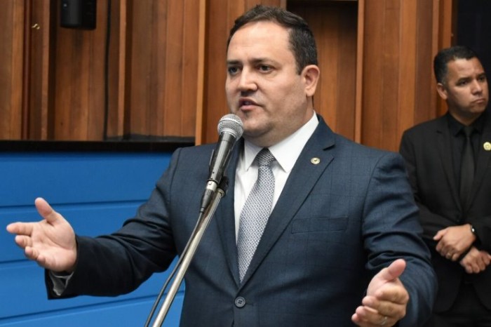 Marcio Fernandes pede transporte para acadêmicos de Chapadão do Sul