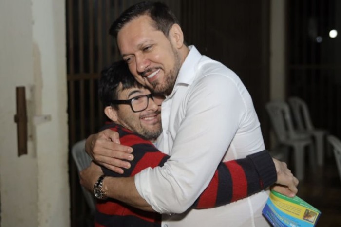 Deputado Lucas de Lima realiza gabinete popular para atender a população no domingo