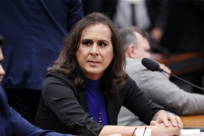 Projeto reserva vagas no Sistema Nacional de Empregos para travestis e pessoas em situação de rua