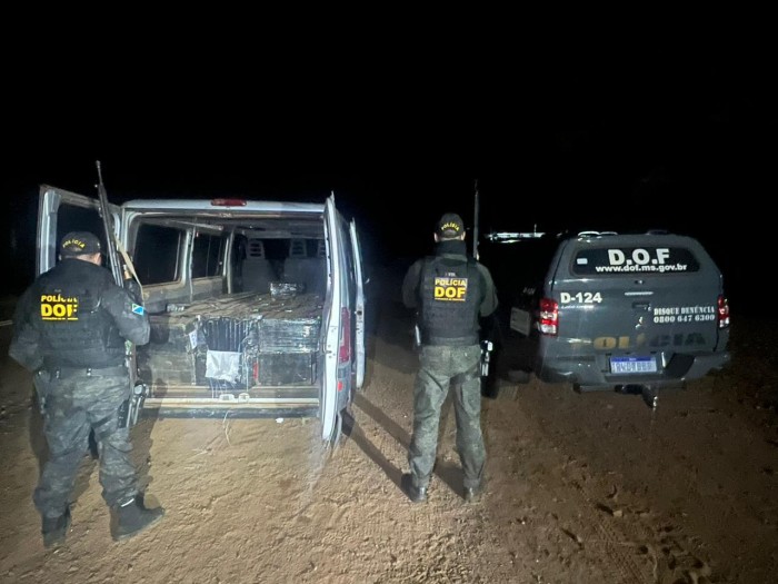 Veículo furgão com mais de duas toneladas de drogas foi apreendido pelo DOF em Eldorado