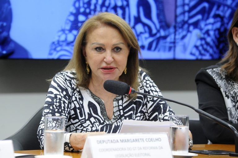 Comissão aprova projeto que prevê encaminhamento das gestantes em risco para unidades especializadas