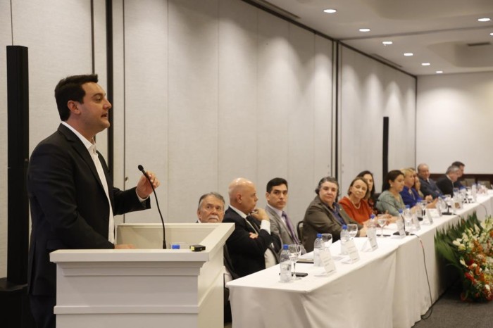 Governador participa de fórum sobre combate ao trabalho infantil e destaca ações na educação