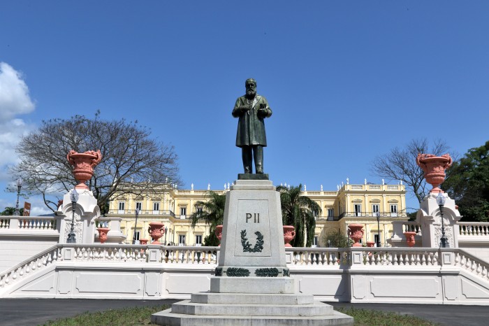 Aos 205 anos, Museu Nacional busca preservar missão educativa