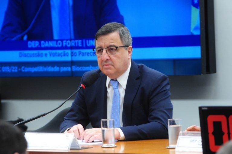 Comissão debate aumento dos custos da internet no Ceará