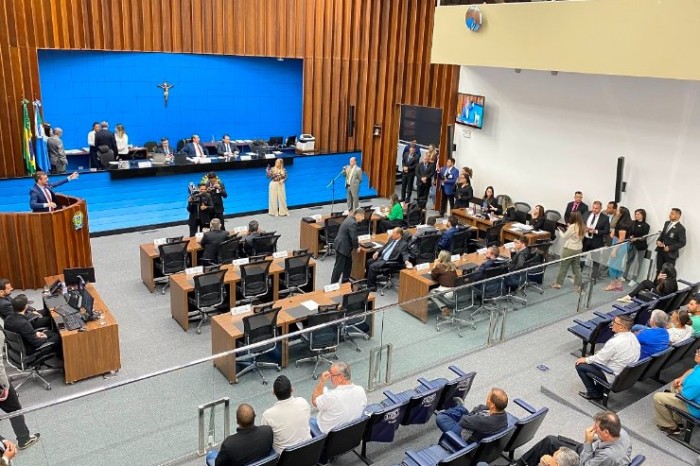 Quatro projetos estão na pauta da sessão plenária desta quarta-feira