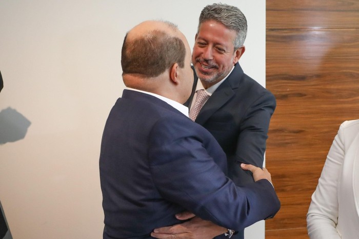 Governadores e presidente da Câmara discutem reforma tributária