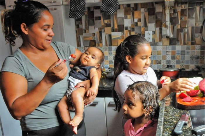 Programas habitacionais priorizam famílias com renda até três salários