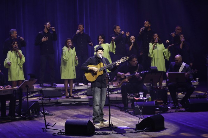 Turnê com Coral Sanepar e João Bosco chega a Maringá e Londrina no fim de semana