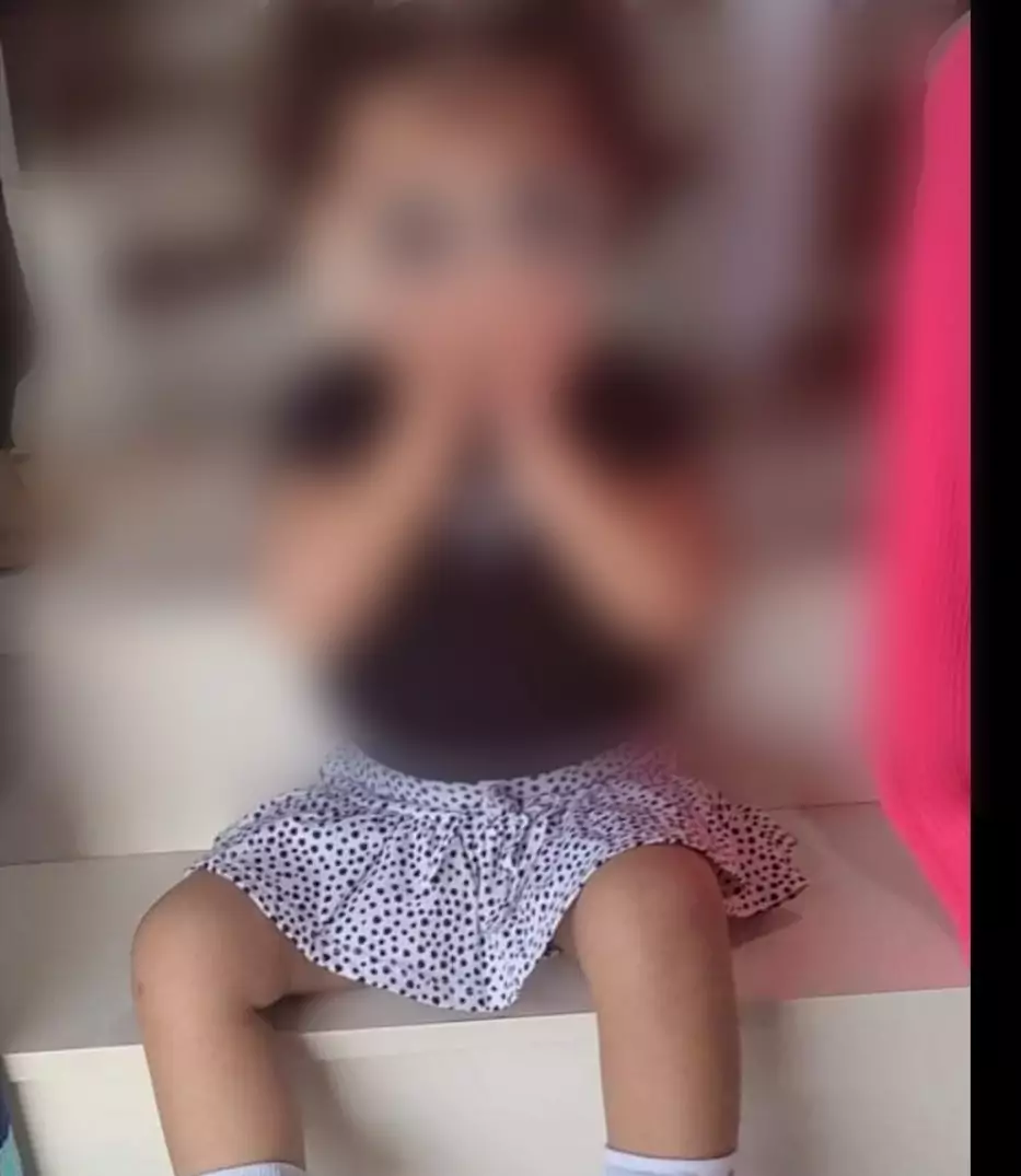 Criança de 3 anos morre ao ser atingida por TV de ‘tubo’