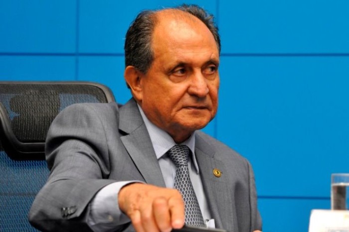 Zé Teixeira pede segurança para trânsito no Parque Dallas