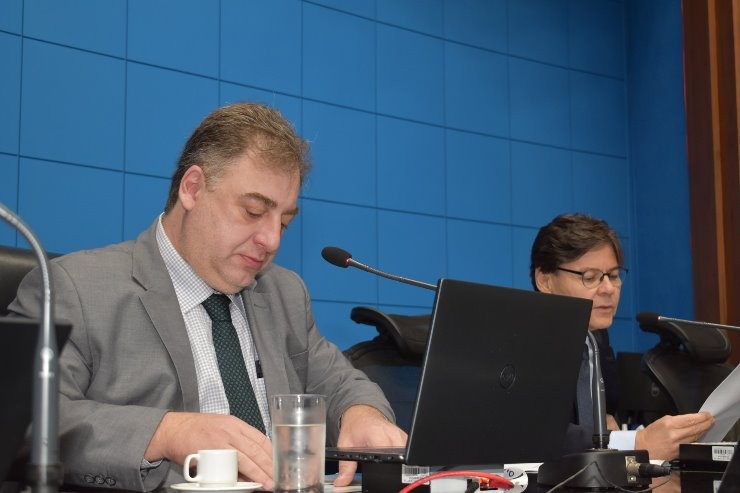 Neno Razuk solicita construção de parque infantil em loteamento de Amambai