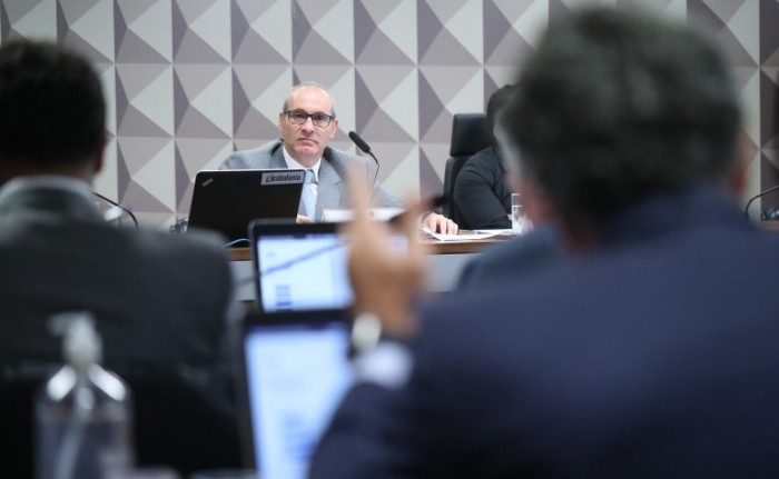 Coronel nega que mensagens trocadas com ex-ajudante de ordens de Bolsonaro tivessem teor golpista