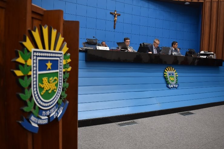 Deputados da ALEMS começam a analisar vários projetos do Executivo