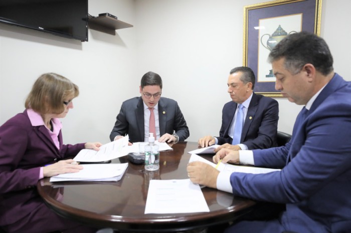 Comissão de Turismo realiza reunião ordinária para debater projetos que potencializam o segmento no estado