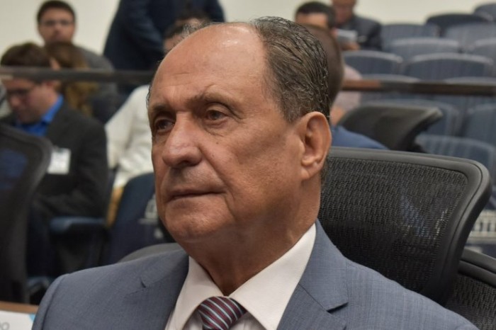 Deputado Zé Teixeira solicita asfalto para Residencial Estrela Park