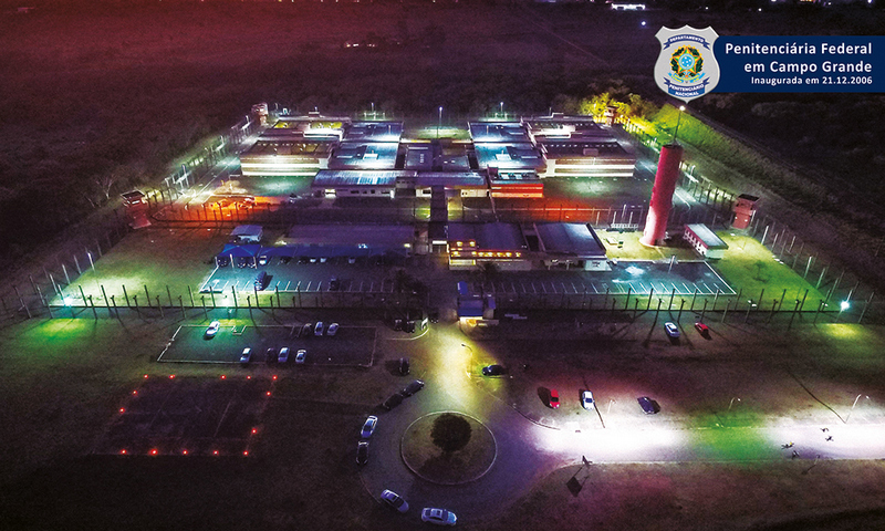 Penitenciária Federal de Campo Grande recebe 6 líderes de facção vindos do RJ