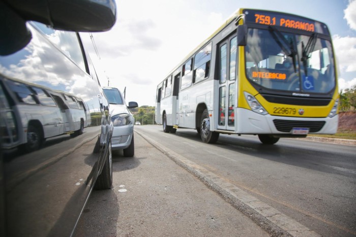 Ônibus e automóveis são os meios de transporte mais usados no DF
