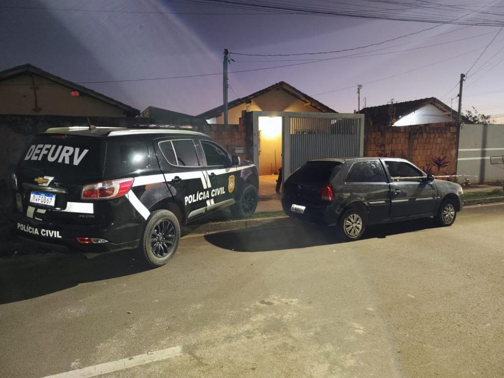 Polícia Civil prende três integrantes de organização criminosa que roubou dois veículos se passando por falsos policiais em Campo Grande (MS)