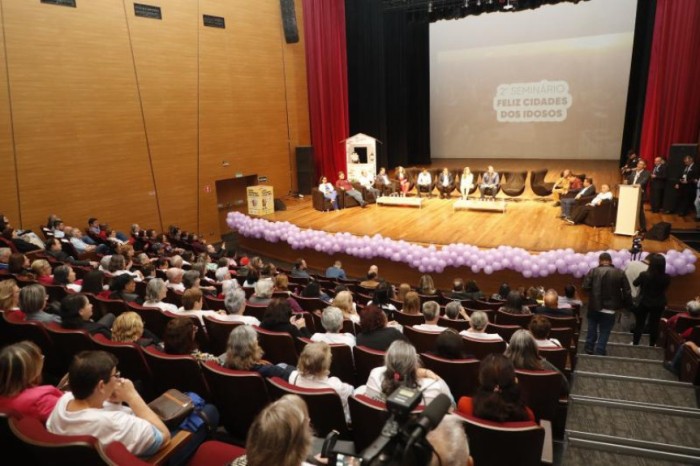 2ª edição do Seminário Feliz Cidades dos Idosos promove debate sobre qualidade de vida para a população idosa em Cascavel
