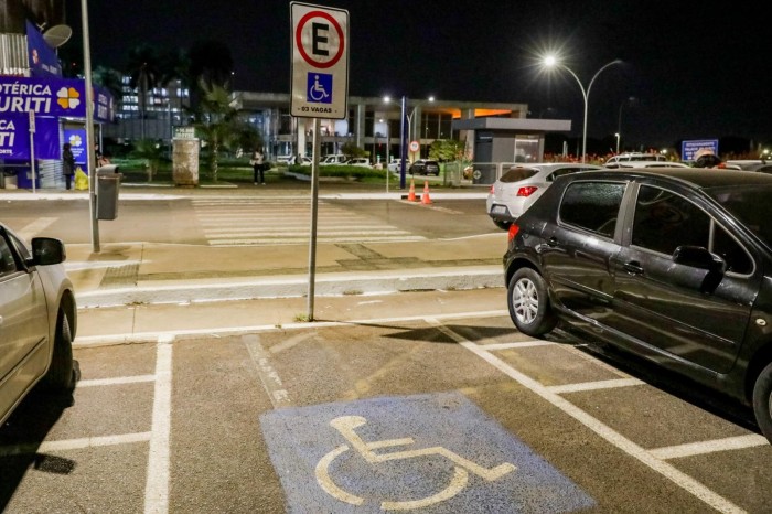 Autistas têm direito a vagas de estacionamento preferencial