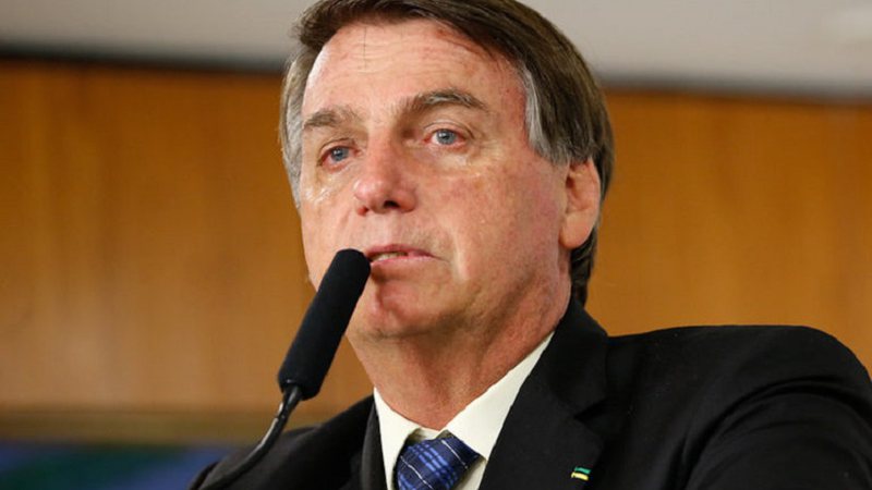 Bolsonaro reage à condenação pelo TSE: “Quem levou a punhalada foi a democracia brasileira”