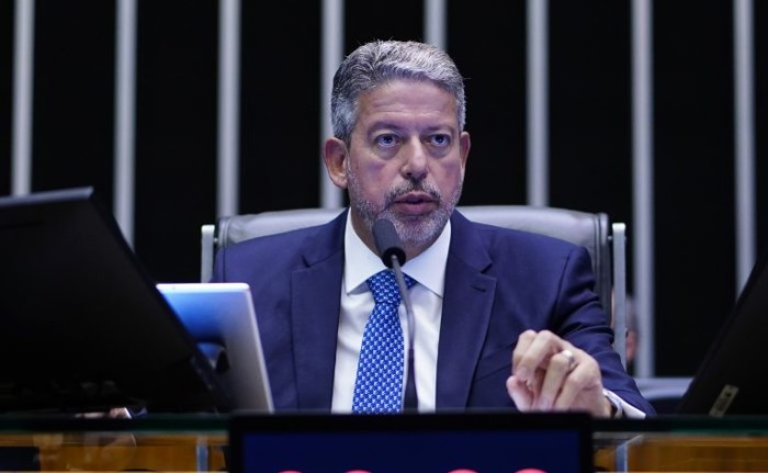 Lira vai reunir líderes partidários no domingo para discutir pauta econômica