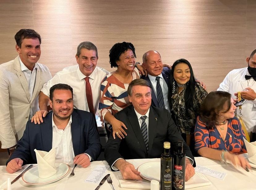 Bolsonaro participa de jantar com Valdemar e integrantes do PL