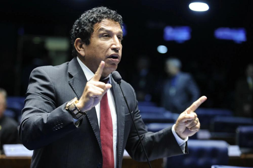 Cerco Ideológico e a Criminalização da Liberdade