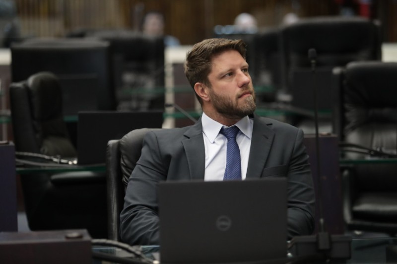 Com contratos de pedágio encerrados há um ano, Paraná patina na manutenção das estradas