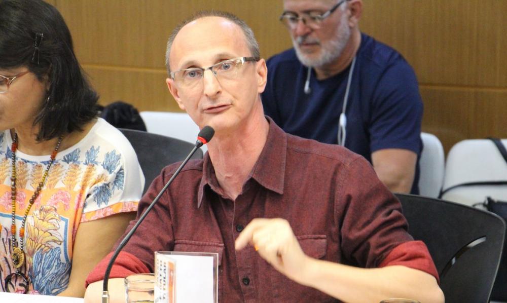 Conselho Nacional de Saúde aprova mudança de sexo para adolescentes de 14 anos