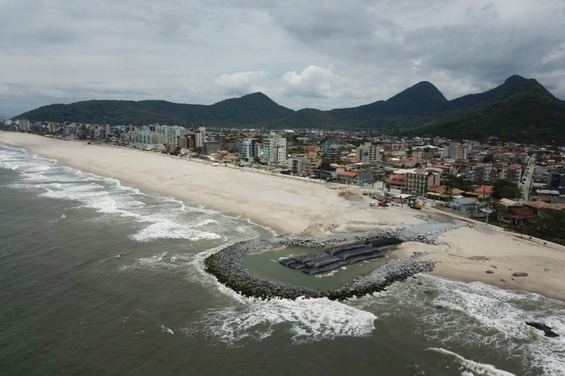 Primeiro headland começa a ganhar forma na Orla de Matinhos
