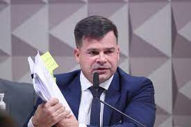 PF prende ex-diretor da PRF com autorização de Moraes