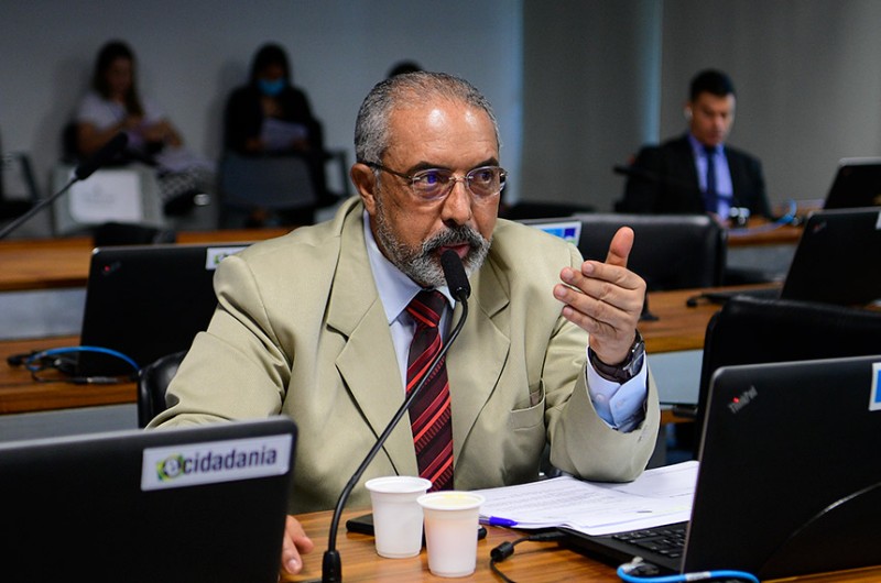 CE aprova inscrição de Abdias do Nascimento como herói da Pátria