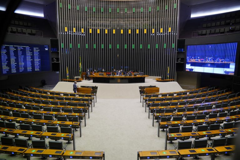 PL: Deputados pró-Lula pretendem abandonar o partido 