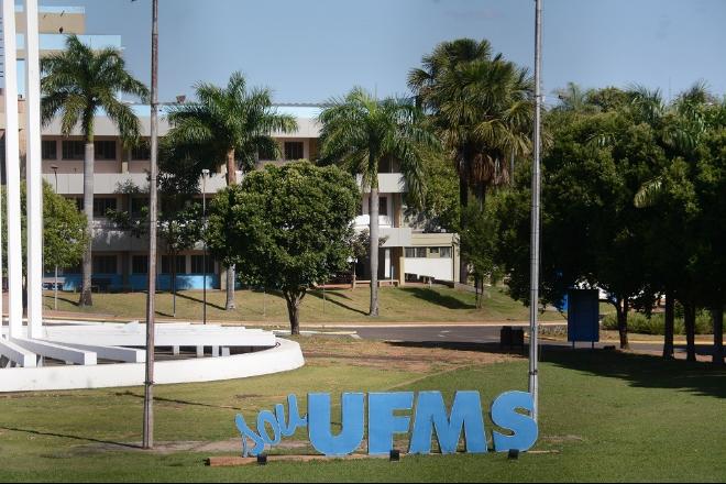 Perseguição religiosa: UFMS vai indenizar em R$ 50 mil servidora que citava trechos bíblicos