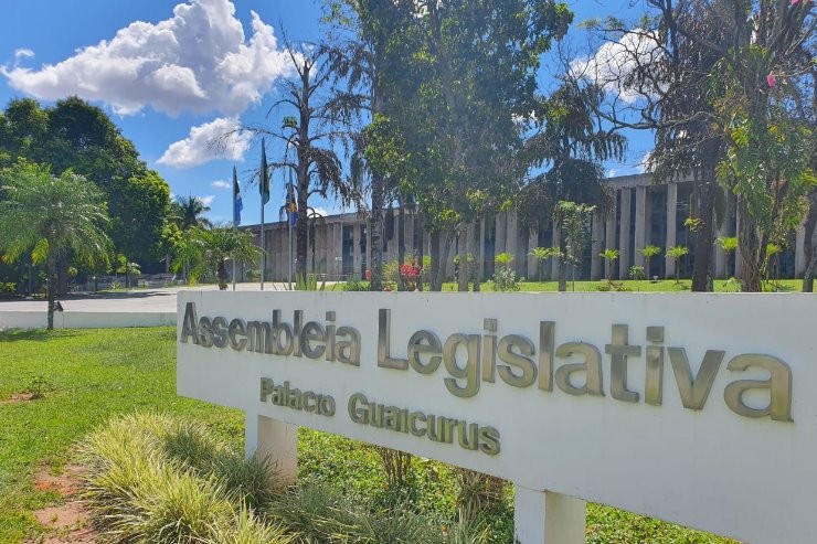 Assembleia Legislativa realiza sessão solene para homenagear personalidades de MS