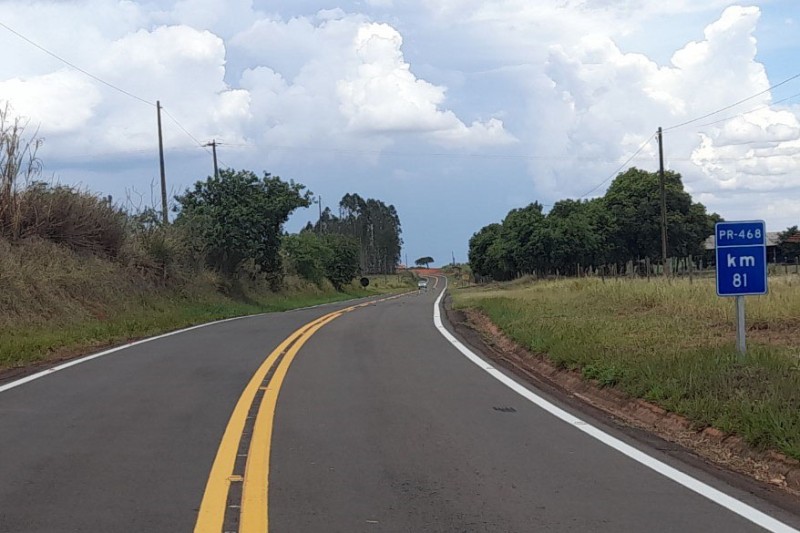 DER/PR reforça sinalização de rodovia em Umuarama para aumentar segurança