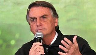 Bolsonaro envia extratos bancários ao STF