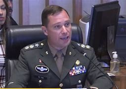 Mauro Cid chega à PF para prestar novo depoimento sobre ações do hacker