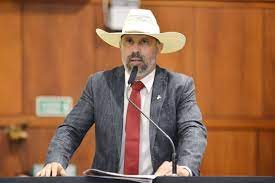 Deputado Amauri Ribeiro é alvo de busca e apreensão em operação da PF