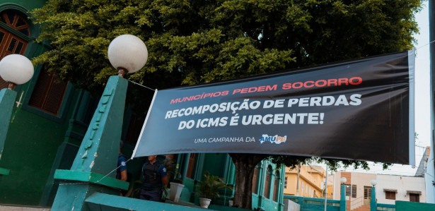 Prefeitos do Nordeste fazem protesto contra governo Lula e entre eles um do PT